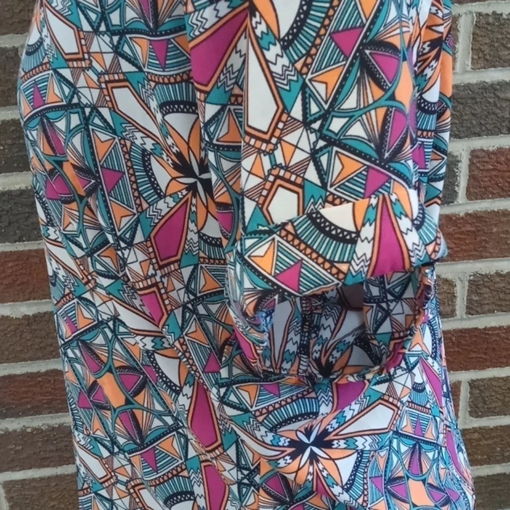 Lush lightweight blouse size medium - Picture 7 of 9